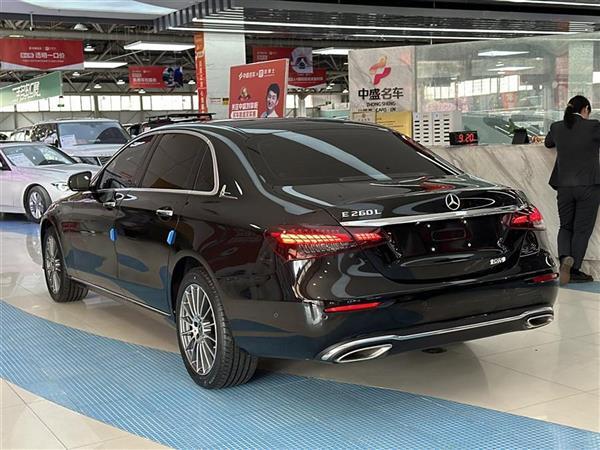E 2022 Ŀ E 260 L