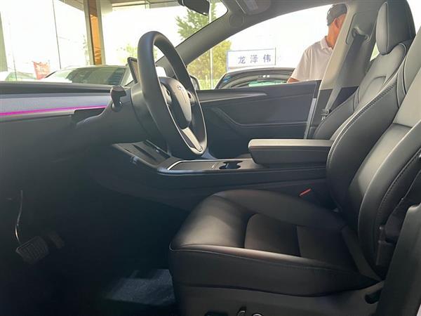 Model Y 2024 