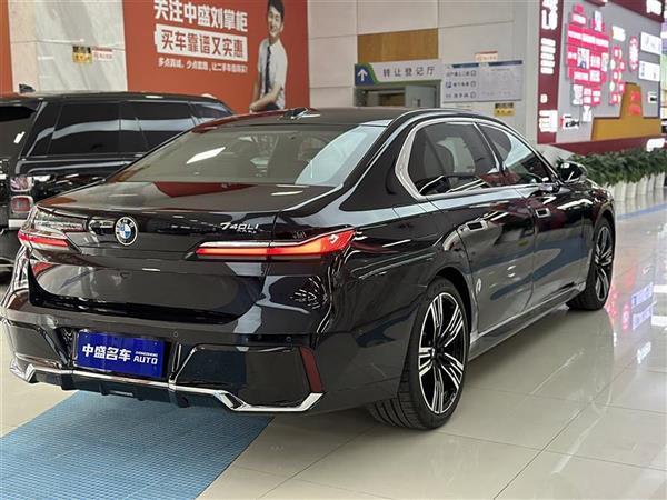 7ϵ 2023 740Li  M˶װ