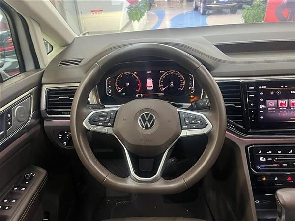 Ȼ 2020 330TSI 