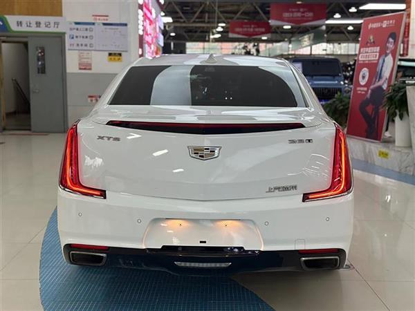 XTS 2018 28T 