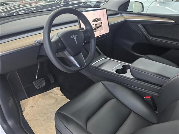 Model Y 2022 Ŀ 