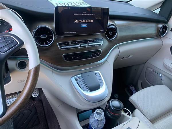V 2022 V 260 L 
