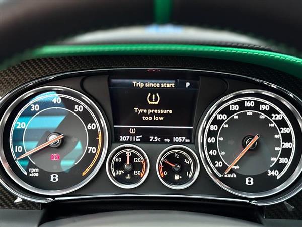 ŷ½ 2015 4.0T GT3-R