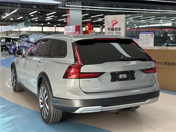 ֶV90 2024 Cross Country B5 AWD 