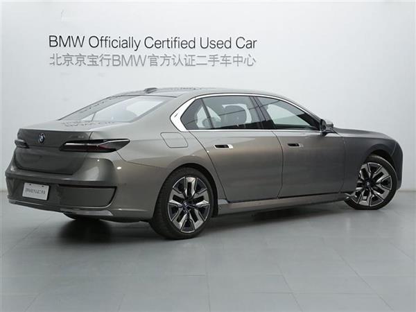 i7 2023 eDrive50L װ
