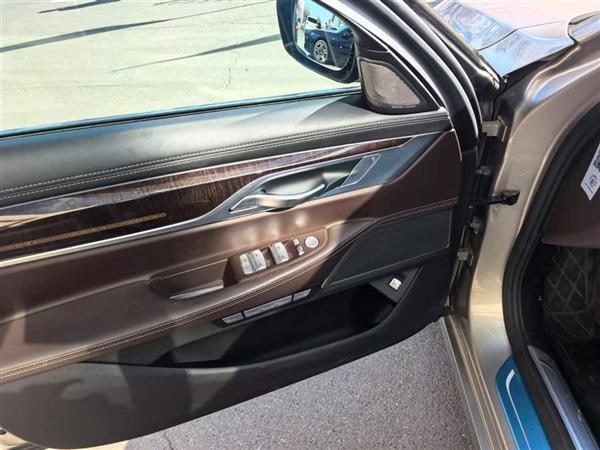 7ϵ 2016 740Li 