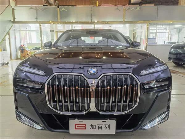 7ϵ 2023 740Li  װ