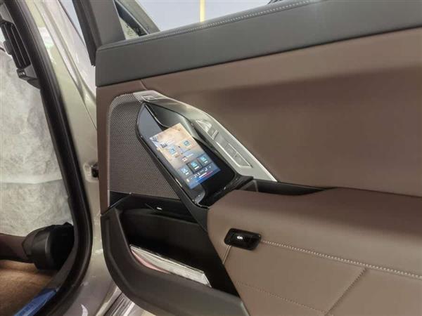 7ϵ 2023 740Li  װ