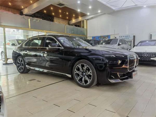 7ϵ 2023 735Li M˶װ