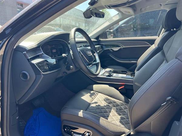 µA8 2024 A8L 55 TFSI quattro 콢