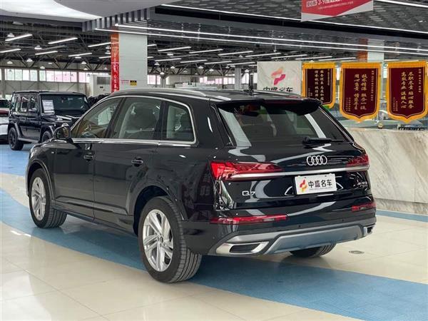 µQ7 2021 45 TFSI quattro S line˶