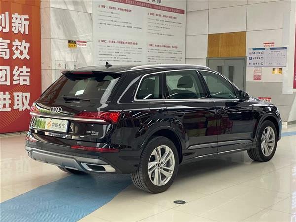 µQ7 2021 45 TFSI quattro S line˶