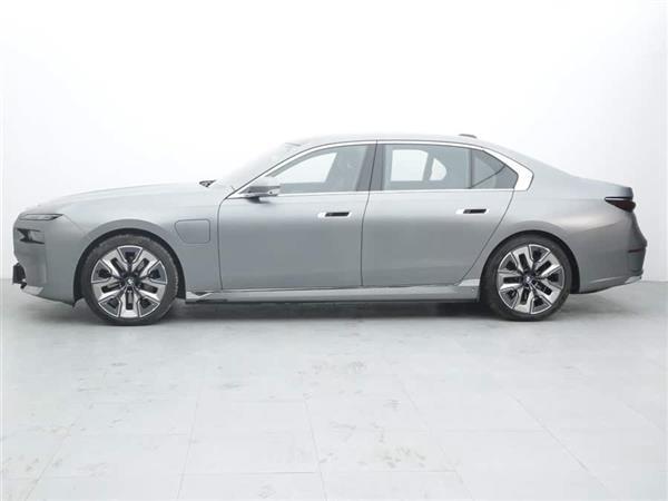 i7 2023 xDrive60L װ