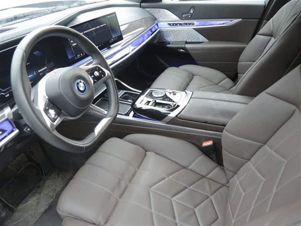 i7 2023 xDrive60L װ