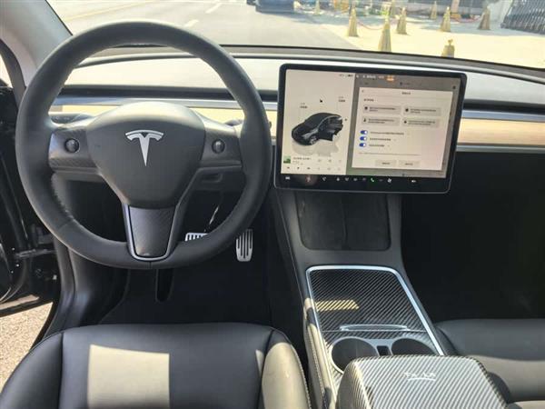 Model Y 2022 