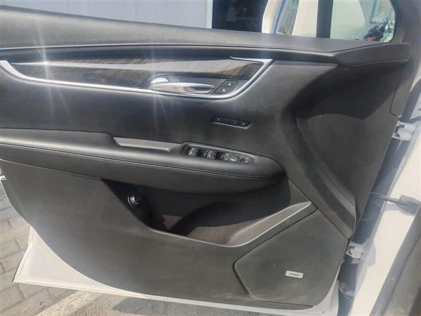 XT5 2018 28T 