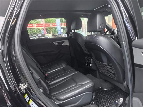 µQ7 2018 45 TFSI S line˶