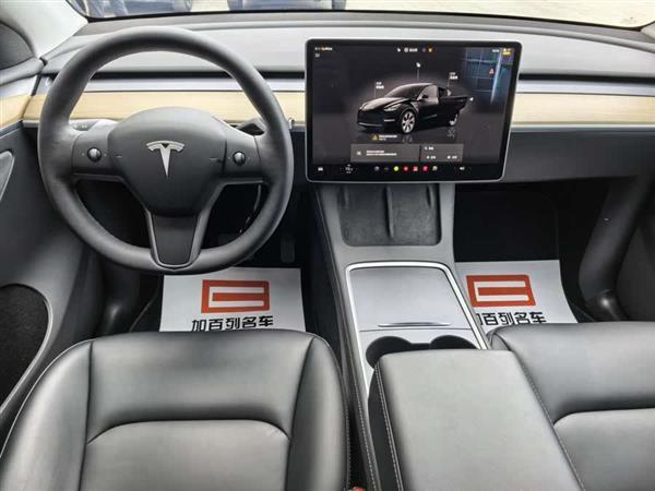 Model Y 2022 