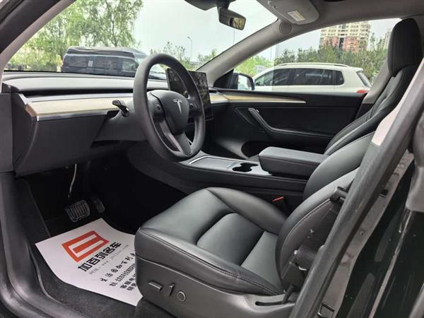Model Y 2022 
