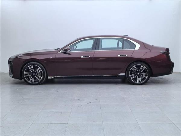 7ϵ 2023 740Li  M˶װ