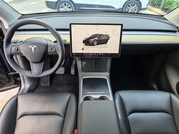 Model Y 2022 