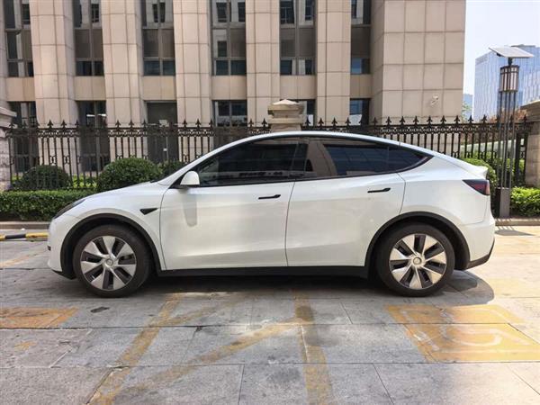 Model Y 2022 
