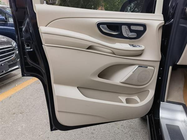 V 2022 V 260 L 