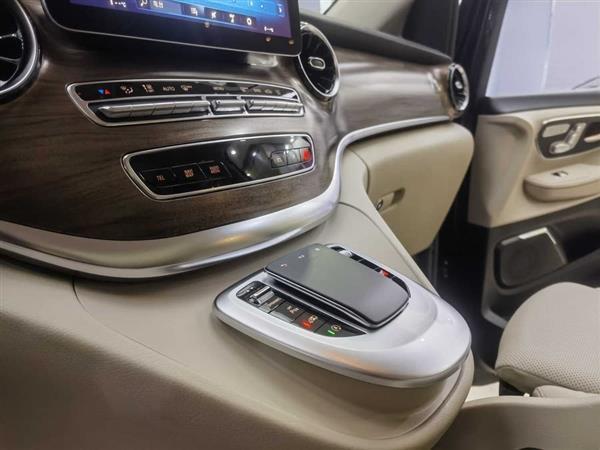 V 2022 V 260 L 