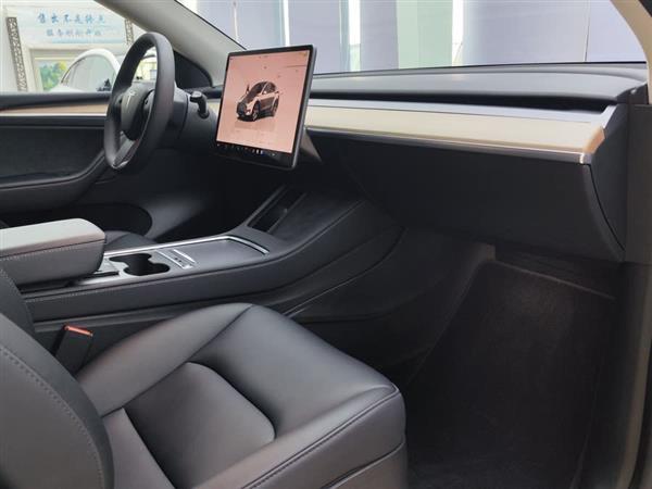 Model Y 2022 Ŀ 