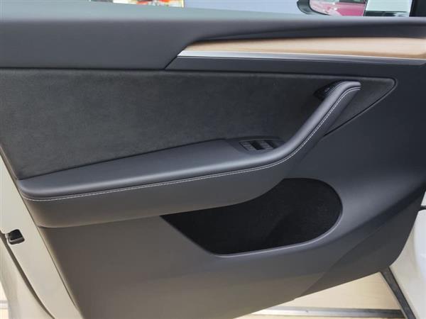 Model Y 2022 Ŀ 