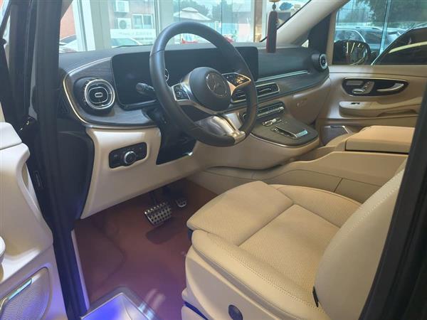 V 2024 V 300 L 