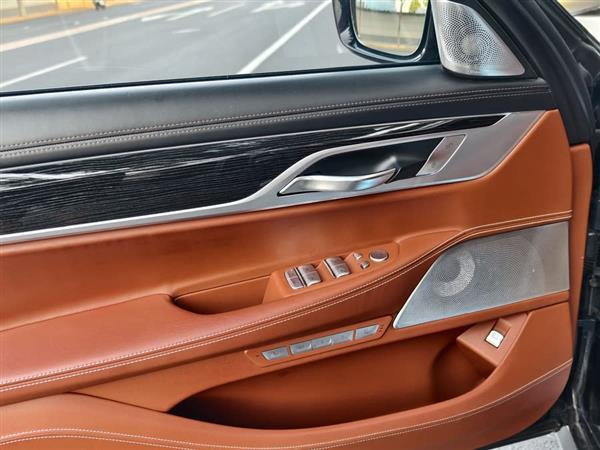 7ϵ 2018 M760Li xDrive