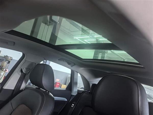 µQ3 2017 30 TFSI ʱ