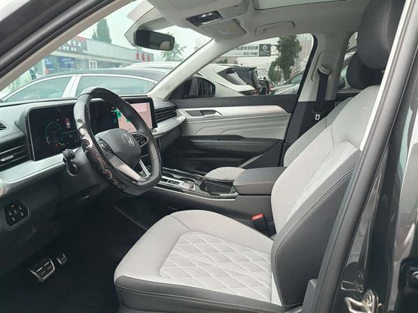 Ѳ 2024 Ŀ 380TSI R-LineѲ 