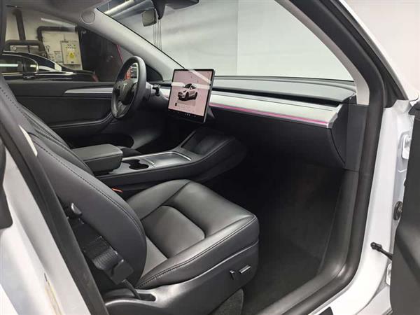 Model Y 2023 