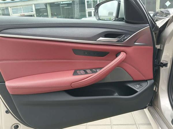 5ϵ 2022 Ŀ 530Li  M˶װ