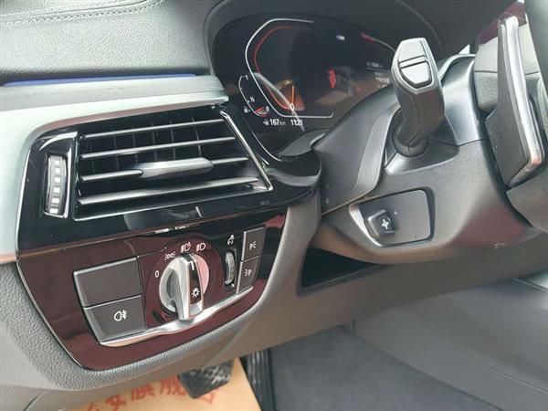 5ϵ 2022 Ŀ 530Li  M˶װ