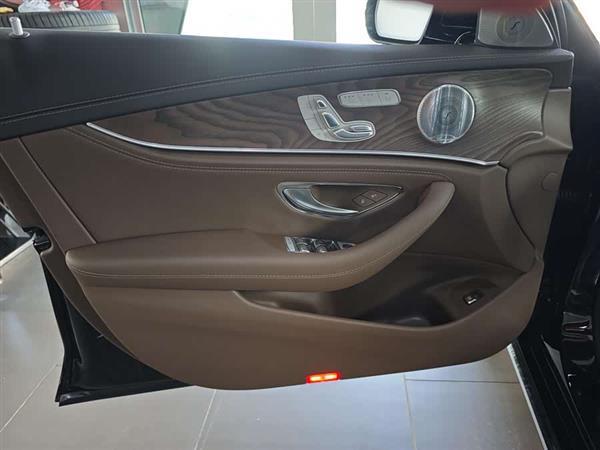 E 2020 Ŀ E 300 L 