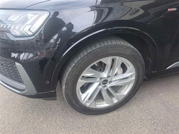 µQ7 2021 45 TFSI quattro S line˶