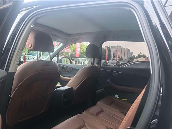 µQ7 2021 45 TFSI quattro S line˶
