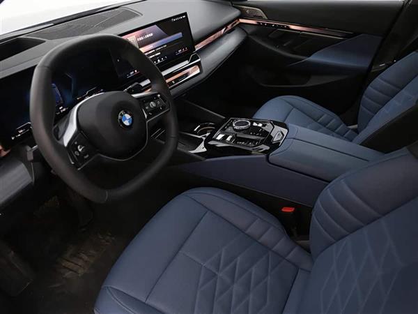 5ϵ 2024 530Li  װ