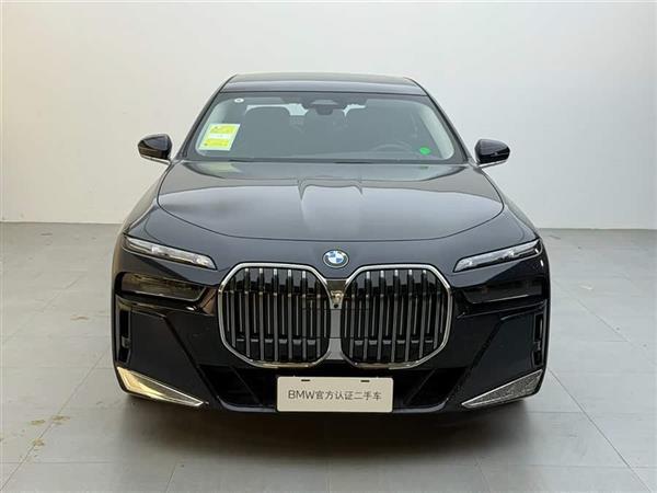 7ϵ 2023 740Li  M˶װ
