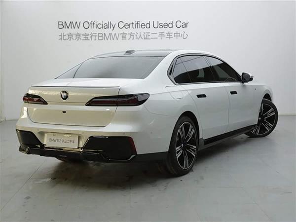 7ϵ 2023 740Li  M˶װ
