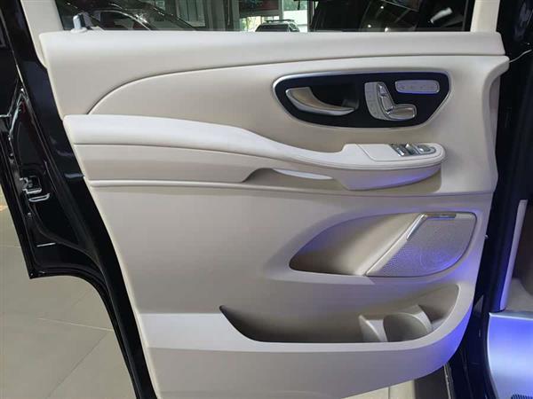 V 2024 V 300 L 