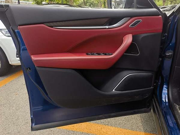 Levante 2018 3.0T ׼