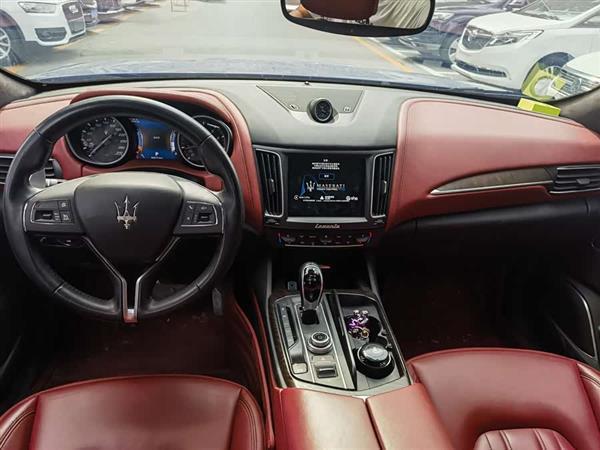 Levante 2018 3.0T ׼