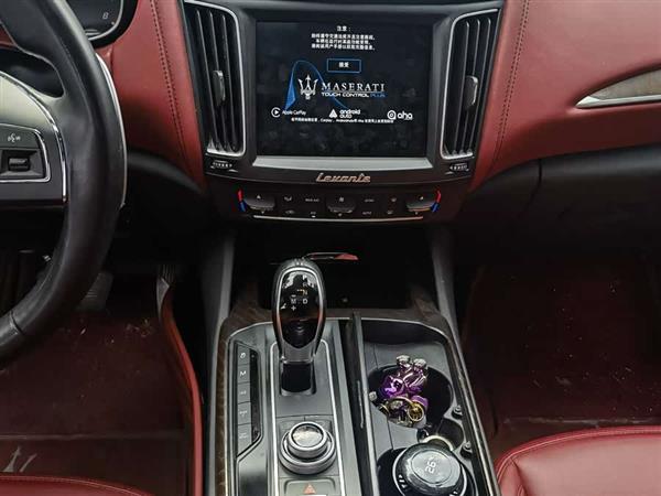 Levante 2018 3.0T ׼
