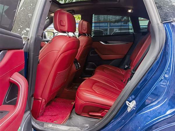 Levante 2018 3.0T ׼