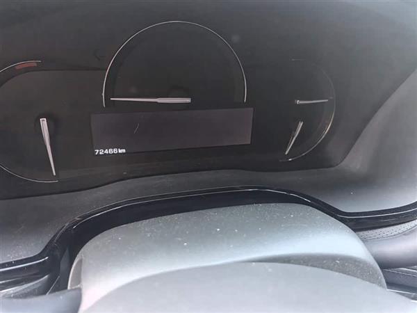 XT5 2017  25T 